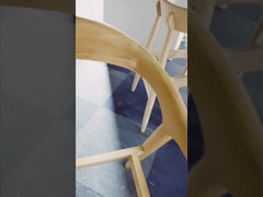 Lederner gepolsterter Ash Wood Dining Chair Black lackierte gebogene Rückenlehne