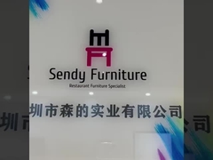 Metallrahmen im urbanen Stil, schwarzer Lederstuhl mit Polster ohne Arme